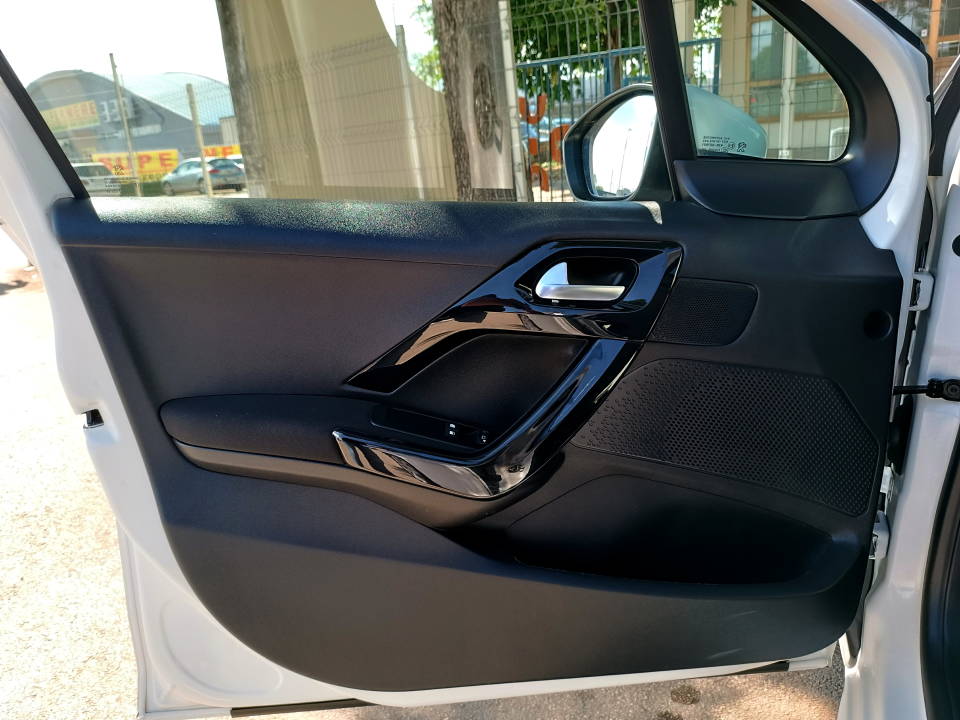 Fotografija za 2770 Peugeot 208 1.5BlueHDI Premium Pack