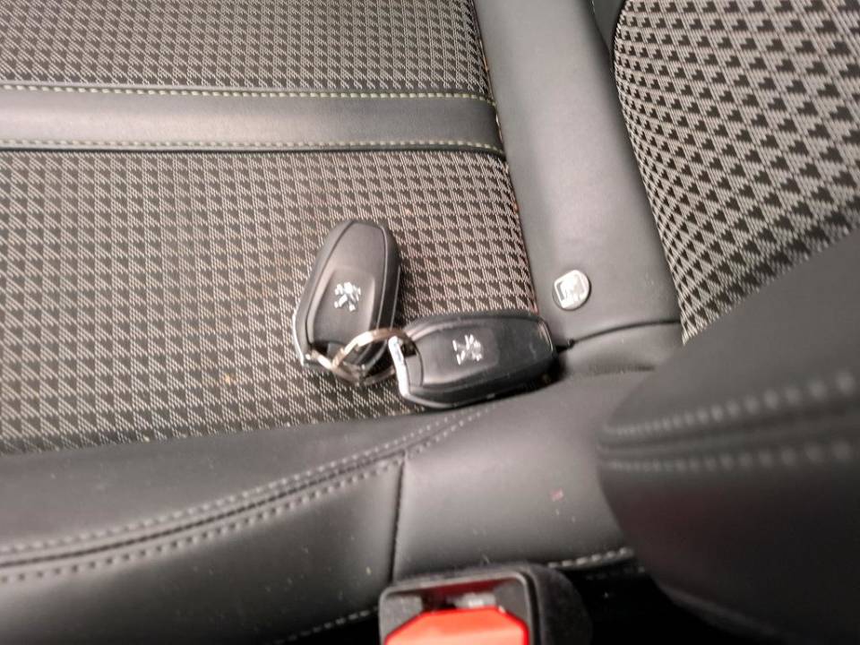 Fotografija za 2803 Peugeot 2008 1.5BluHDI GT-Line