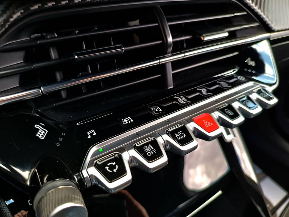 Fotografija za 2803 Peugeot 2008 1.5BluHDI