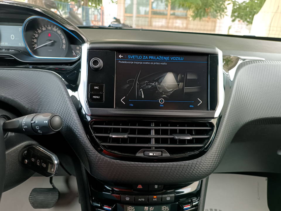 Fotografija za 2820 Peugeot 2008 1.5BlueHDI Allure Automatik