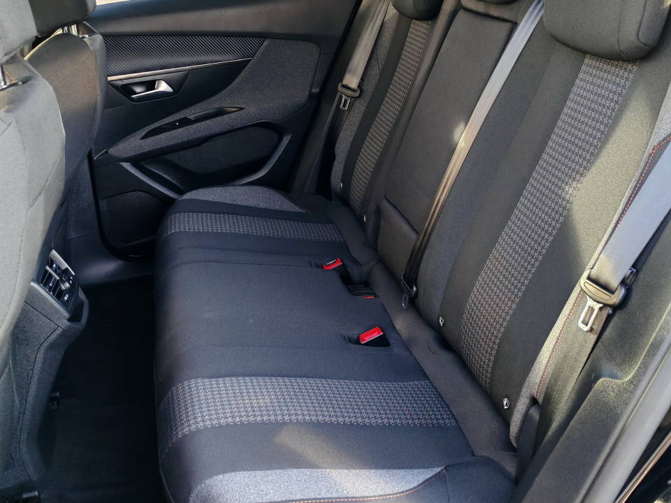 Fotografija za 2879 Peugeot 3008 1.5BlueHDI Active AT8