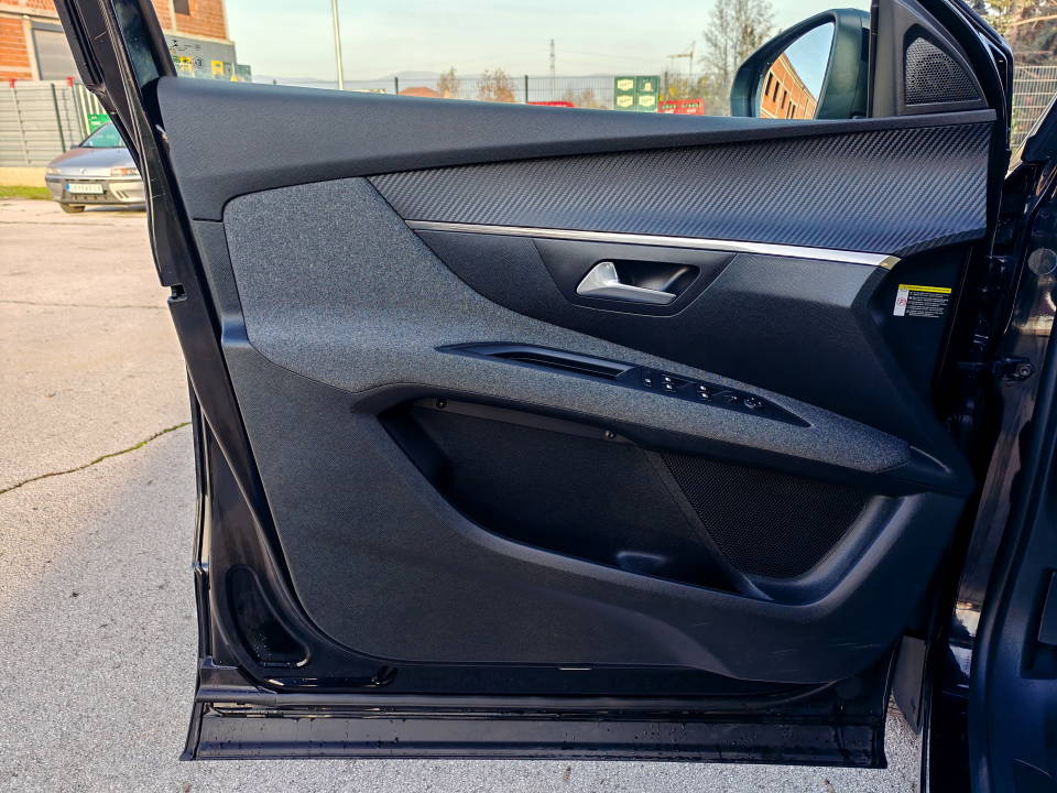 Fotografija za 2879 Peugeot 3008 1.5BlueHDI Active AT8