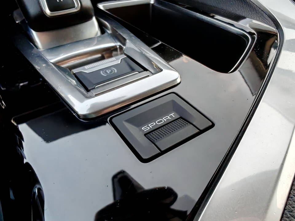 Fotografija za 2879 Peugeot 3008 1.5BlueHDI Active AT8