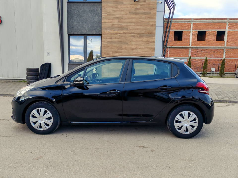 Fotografija za 2882 Peugeot 208 1.6BlueHDI