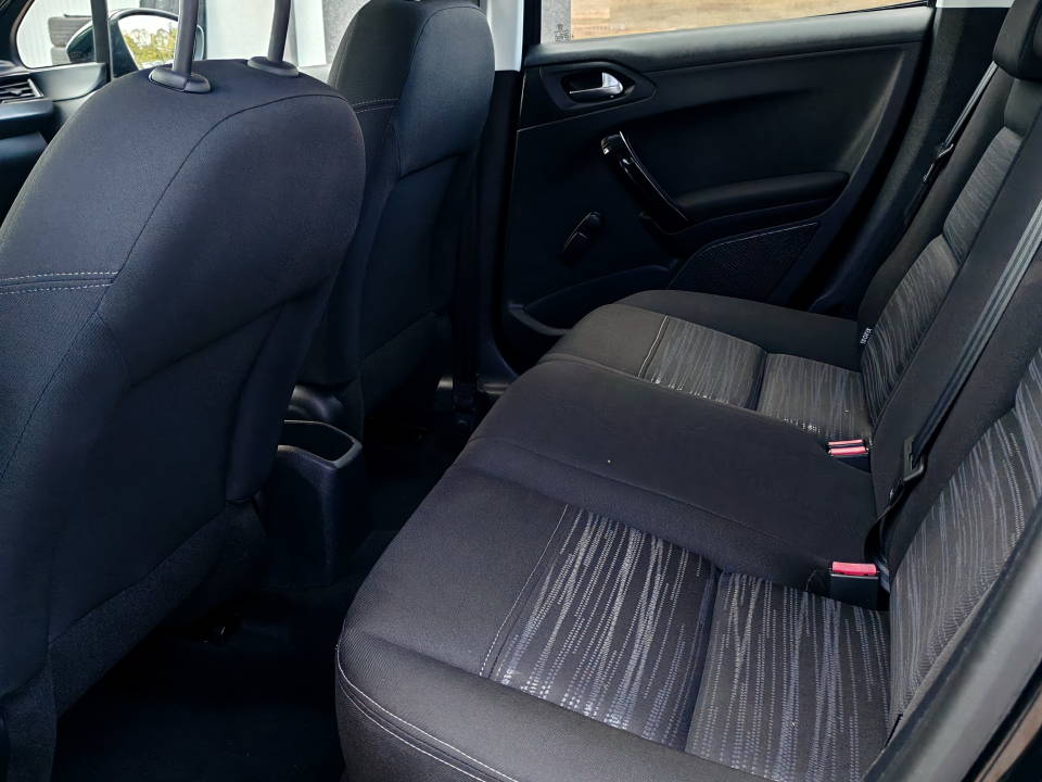 Fotografija za 2882 Peugeot 208 1.6BlueHDI