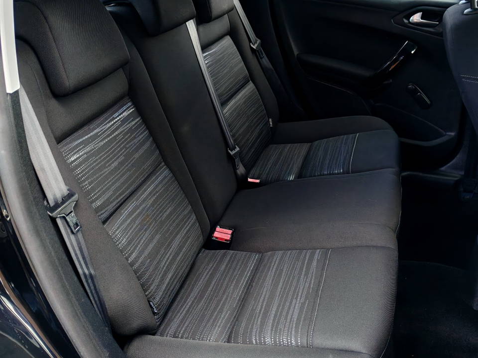 Fotografija za 2882 Peugeot 208 1.6BlueHDI