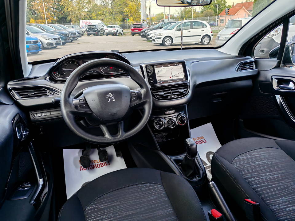 Fotografija za 2882 Peugeot 208 1.6BlueHDI