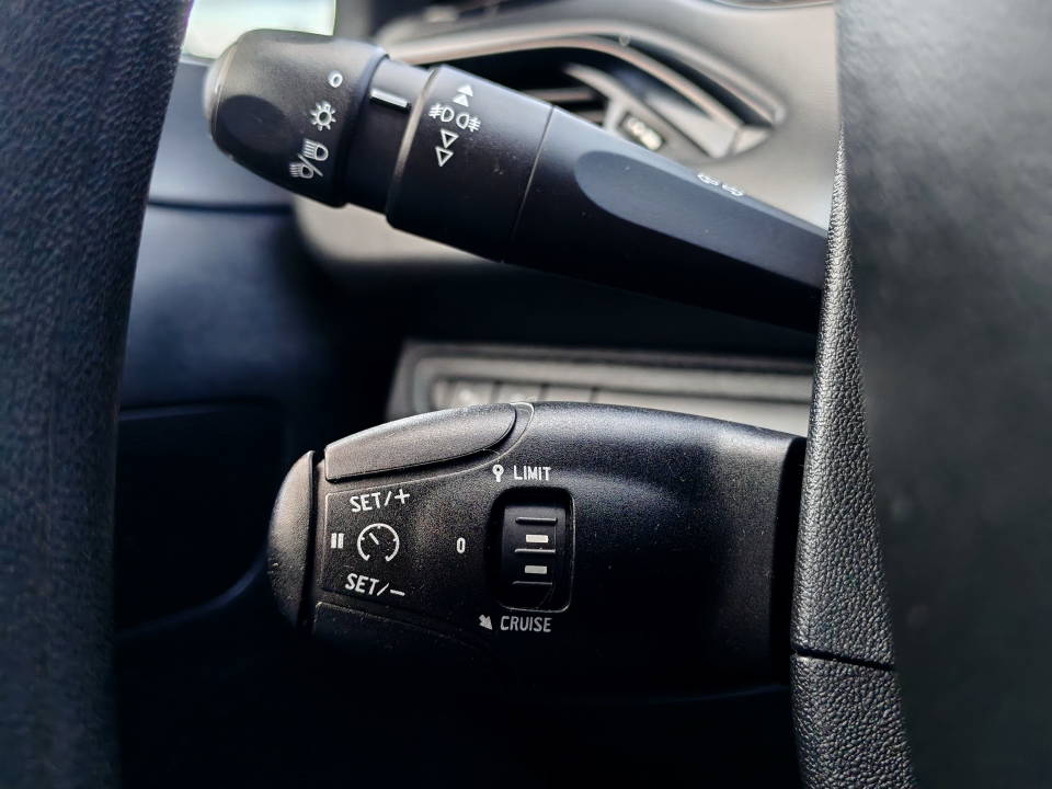 Fotografija za 2882 Peugeot 208 1.6BlueHDI