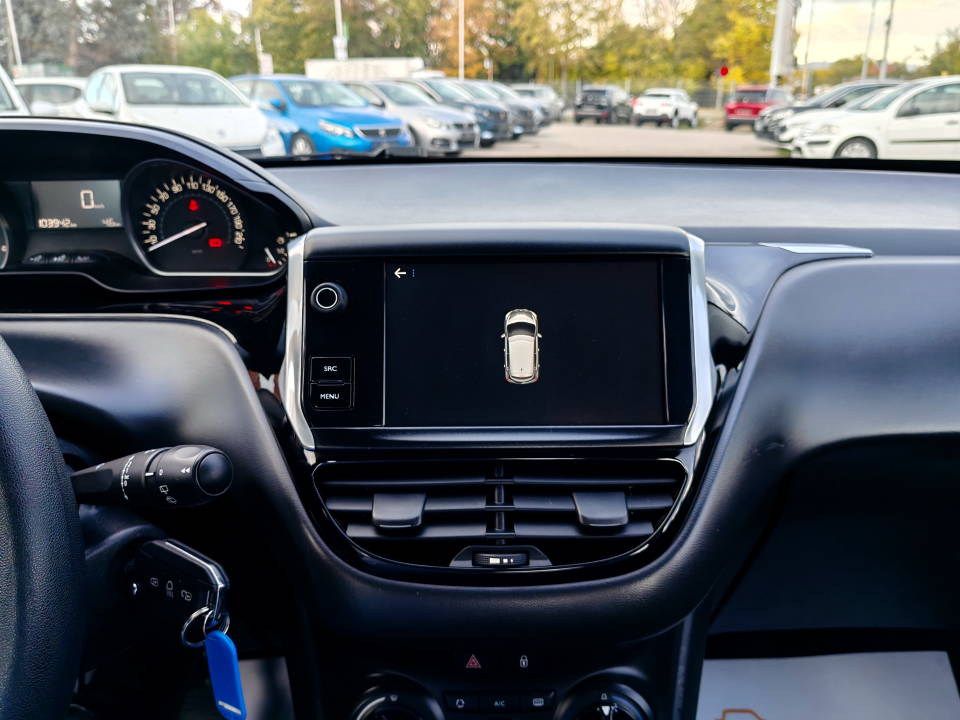 Fotografija za 2882 Peugeot 208 1.6BlueHDI