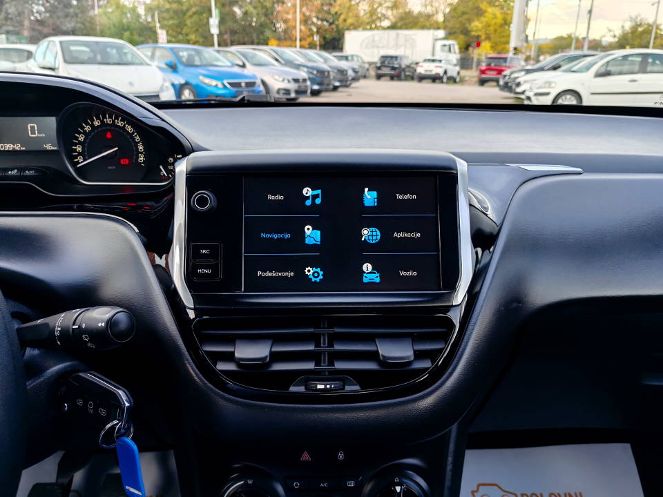 Fotografija za 2882 Peugeot 208 1.6BlueHDI