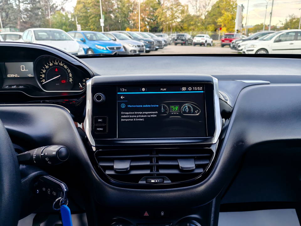 Fotografija za 2882 Peugeot 208 1.6BlueHDI