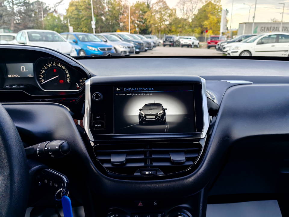 Fotografija za 2882 Peugeot 208 1.6BlueHDI