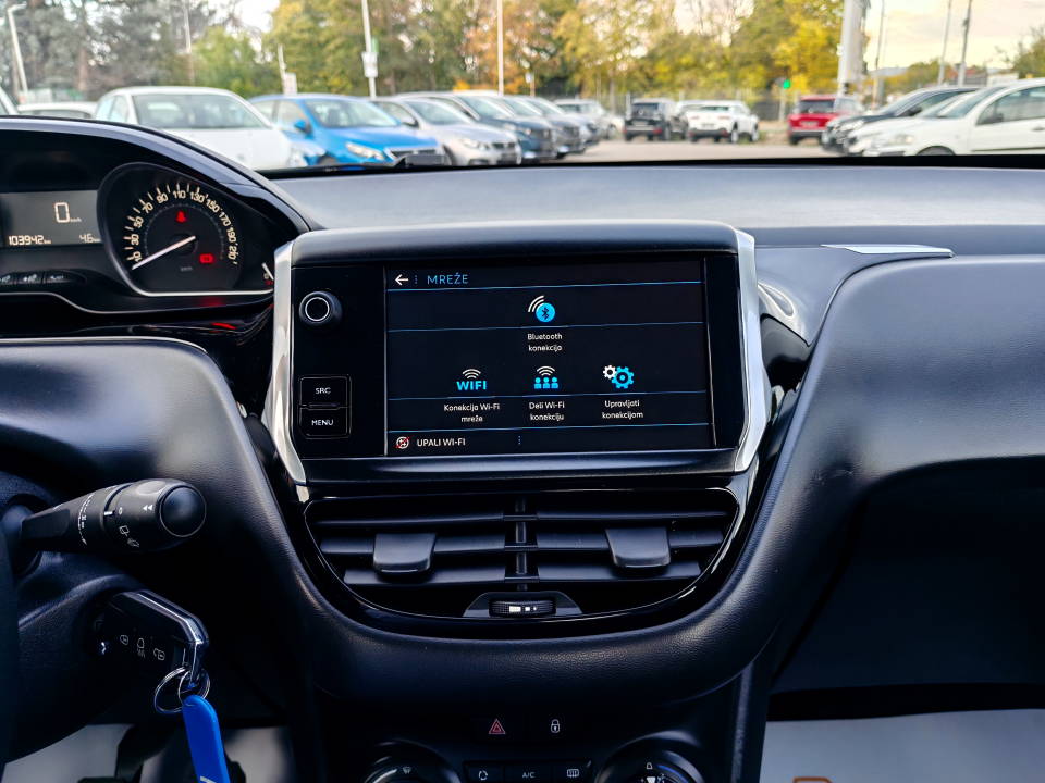 Fotografija za 2882 Peugeot 208 1.6BlueHDI