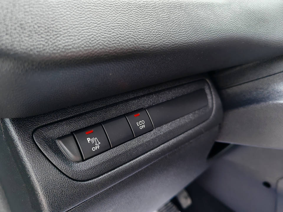 Fotografija za 2901 Peugeot 208 1.2 PureTECH