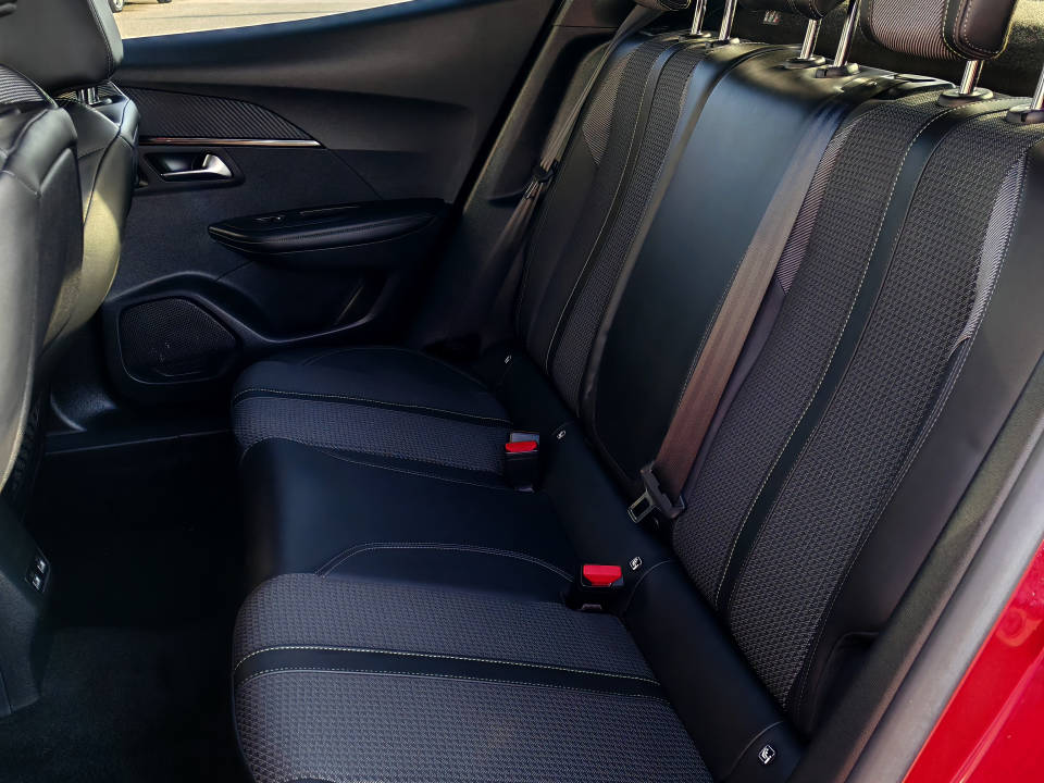 Fotografija za 2917 Peugeot 2008 1.2PureTECH GT-Line