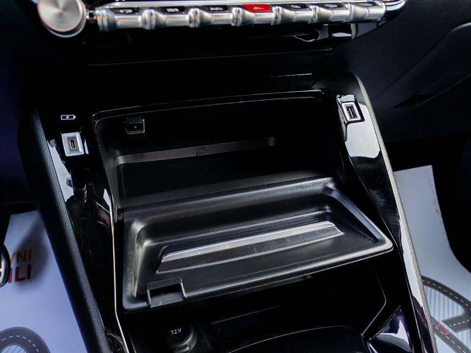 Fotografija za 2917 Peugeot 2008 1.2PureTECH GT-Line