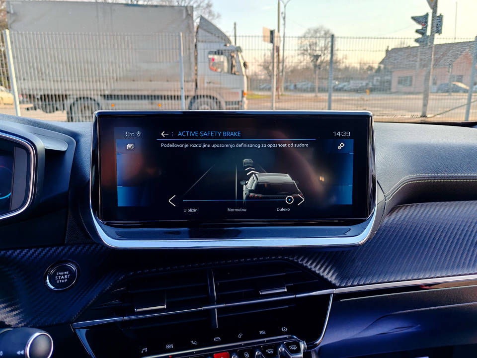 Fotografija za 2917 Peugeot 2008 1.2PureTECH GT-Line