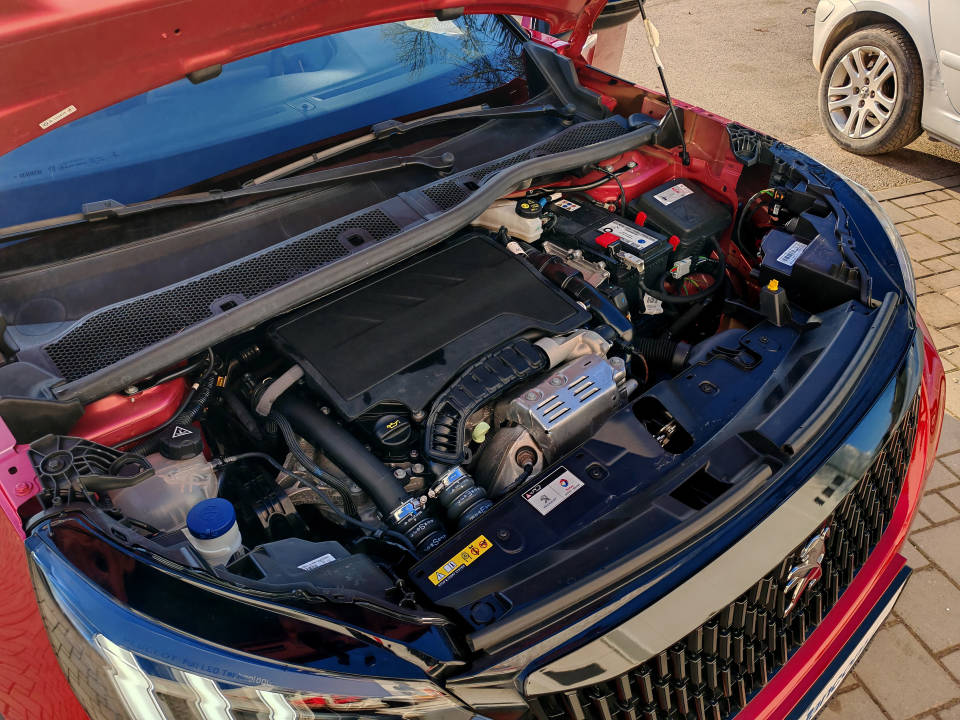 Fotografija za 2917 Peugeot 2008 1.2PureTECH GT-Line