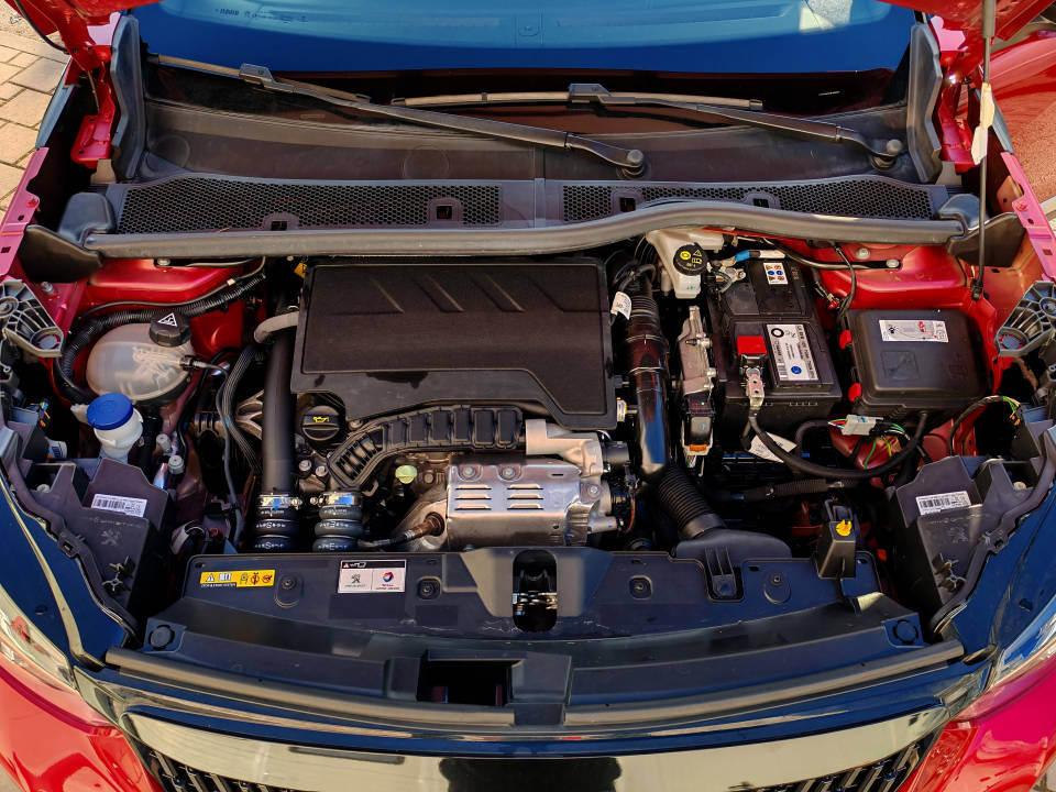 Fotografija za 2917 Peugeot 2008 1.2PureTECH GT-Line