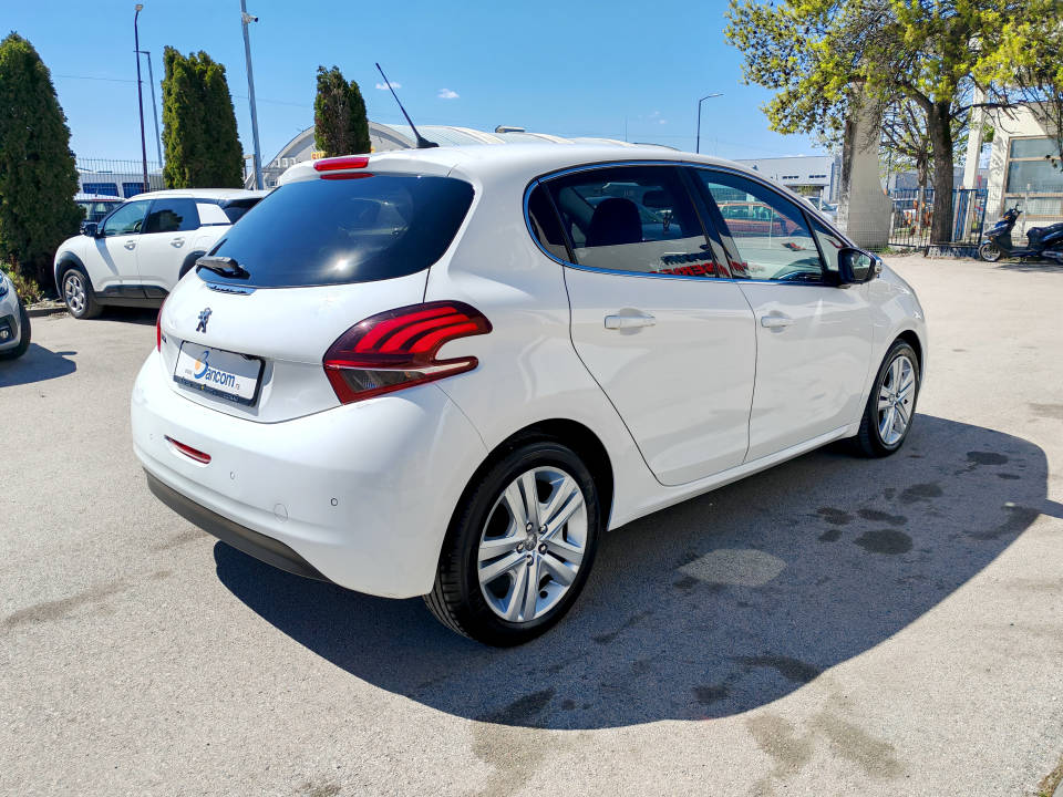 Fotografija za 2926 Peugeot 208 1.2PureTECH Automatik
