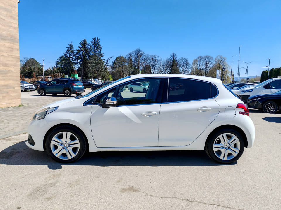 Fotografija za 2926 Peugeot 208 1.2PureTECH Automatik