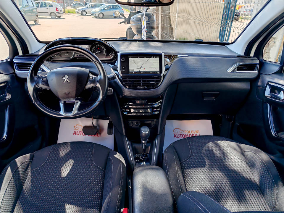 Fotografija za 2926 Peugeot 208 1.2PureTECH Automatik