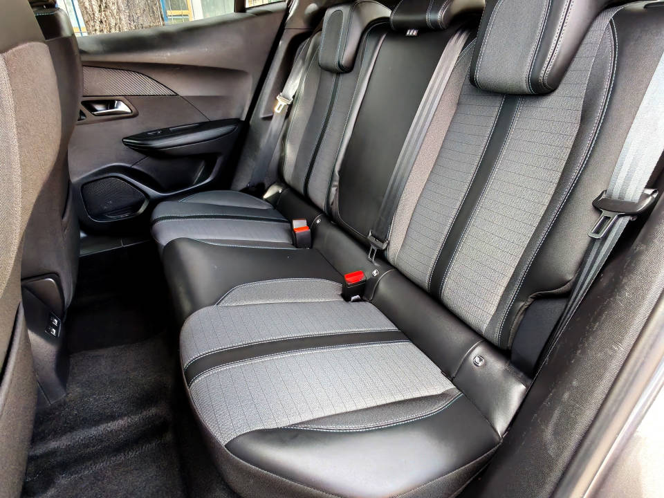 Fotografija za 2965 Peugeot 2008 1.2PureTECH
