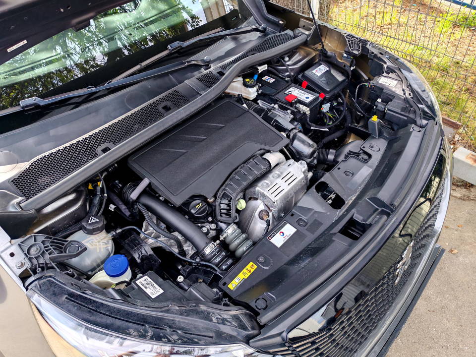 Fotografija za 2965 Peugeot 2008 1.2PureTECH