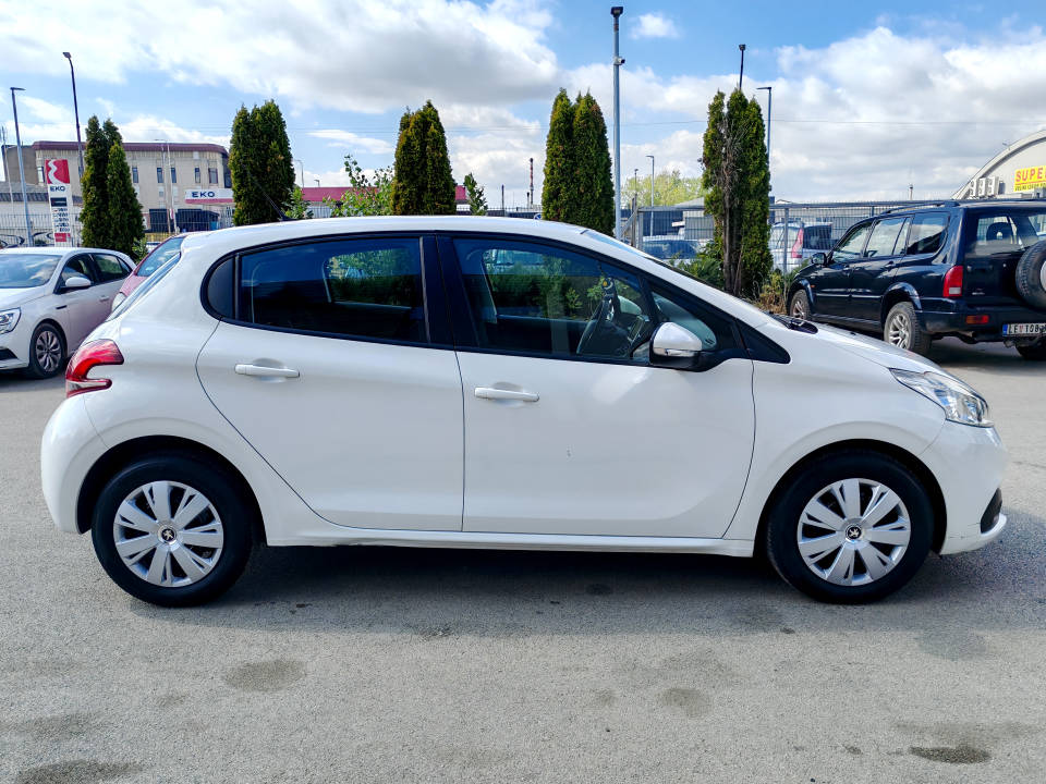 Fotografija za 3009 Peugeot 208 1.2PureTECH