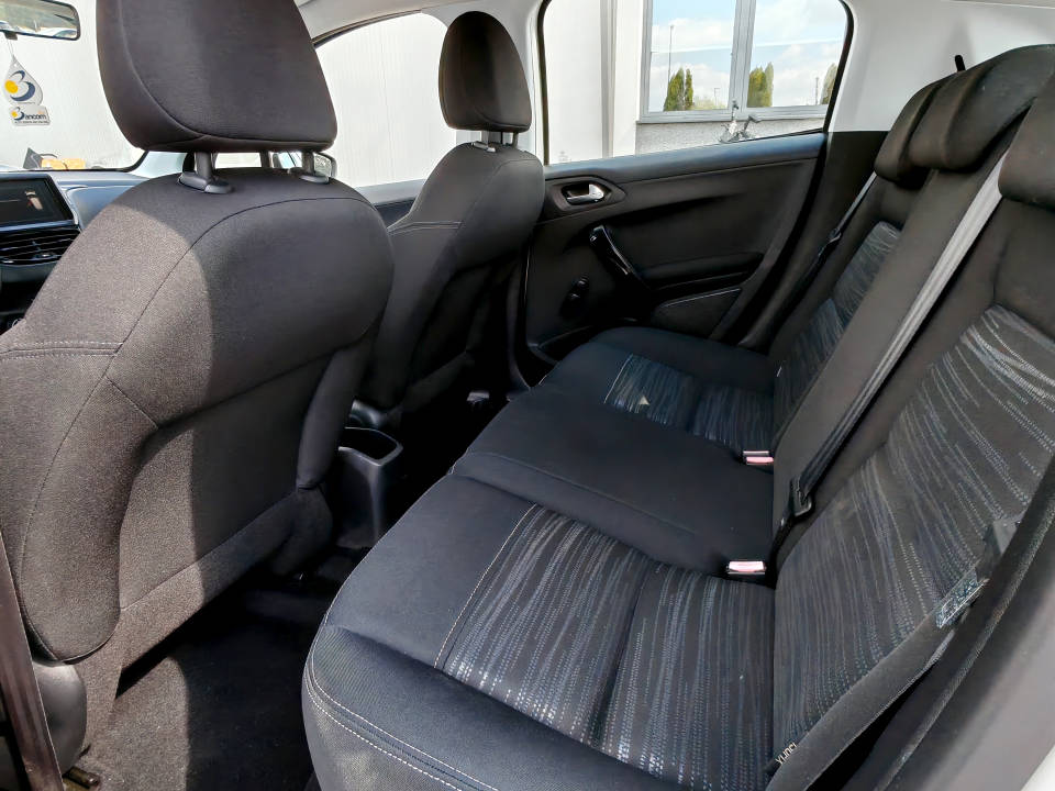 Fotografija za 3009 Peugeot 208 1.2PureTECH
