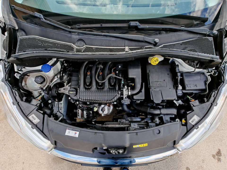 Fotografija za 3009 Peugeot 208 1.2PureTECH