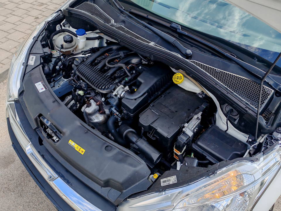 Fotografija za 3009 Peugeot 208 1.2PureTECH