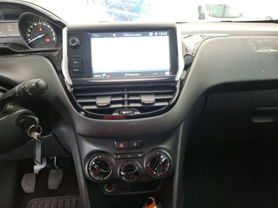 Fotografija za 2901 Peugeot 208 1.2 PureTECH