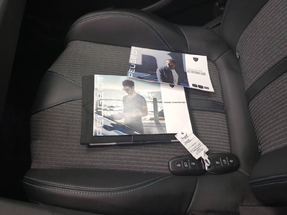 Fotografija za 2927 Peugeot 3008 1.5BlueHDI Allure AT8