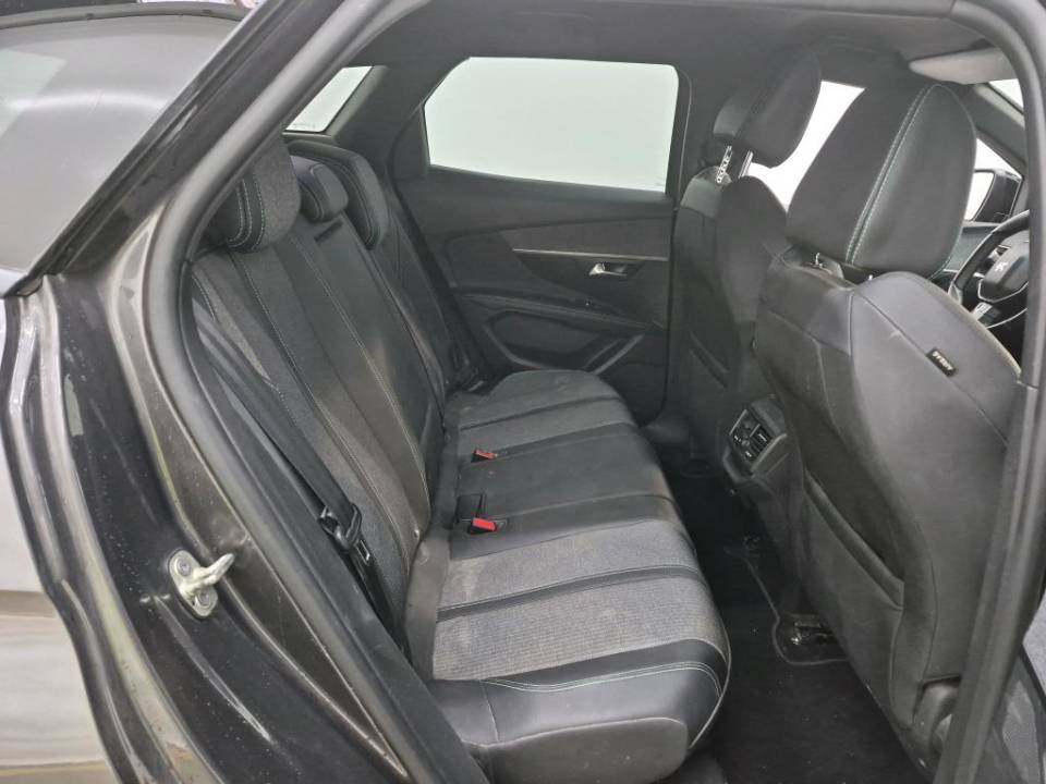 Fotografija za 2935 Peugeot 3008 1.5BlueHDI Allure AT8