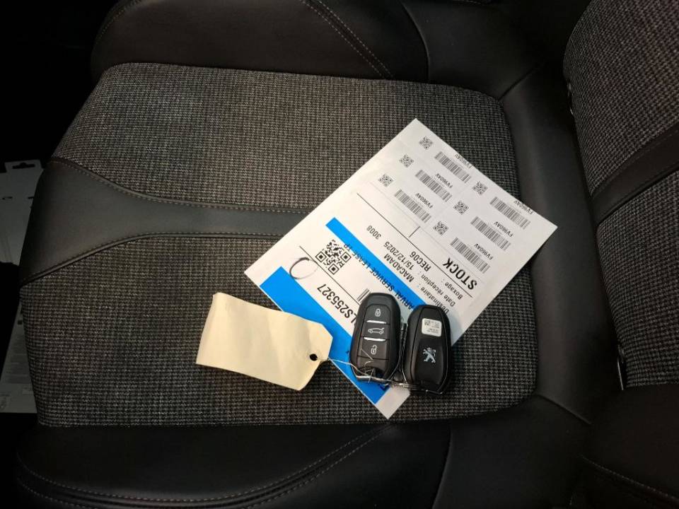 Fotografija za 2936 Peugeot 3008 1.5BlueHDI Allure AT8