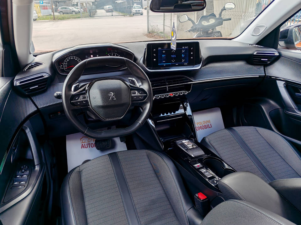 Fotografija za 2937 Peugeot 2008 1.5BlueHDI AT8