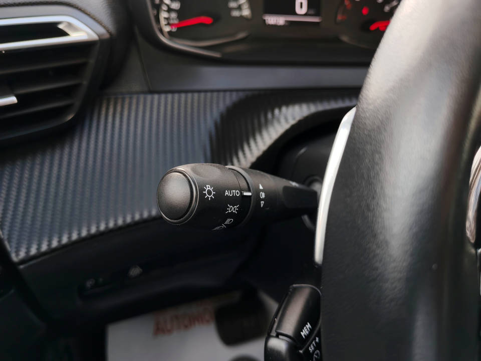 Fotografija za 2937 Peugeot 2008 1.5BlueHDI AT8