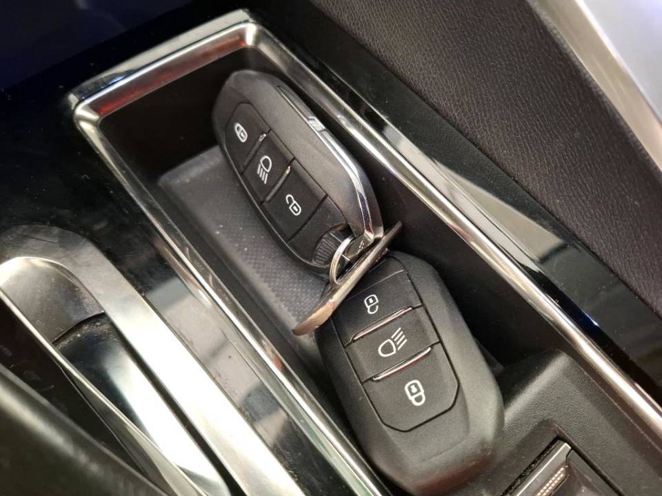 Fotografija za 2951 Peugeot 5008 1.5BlueHDI Allure AT8