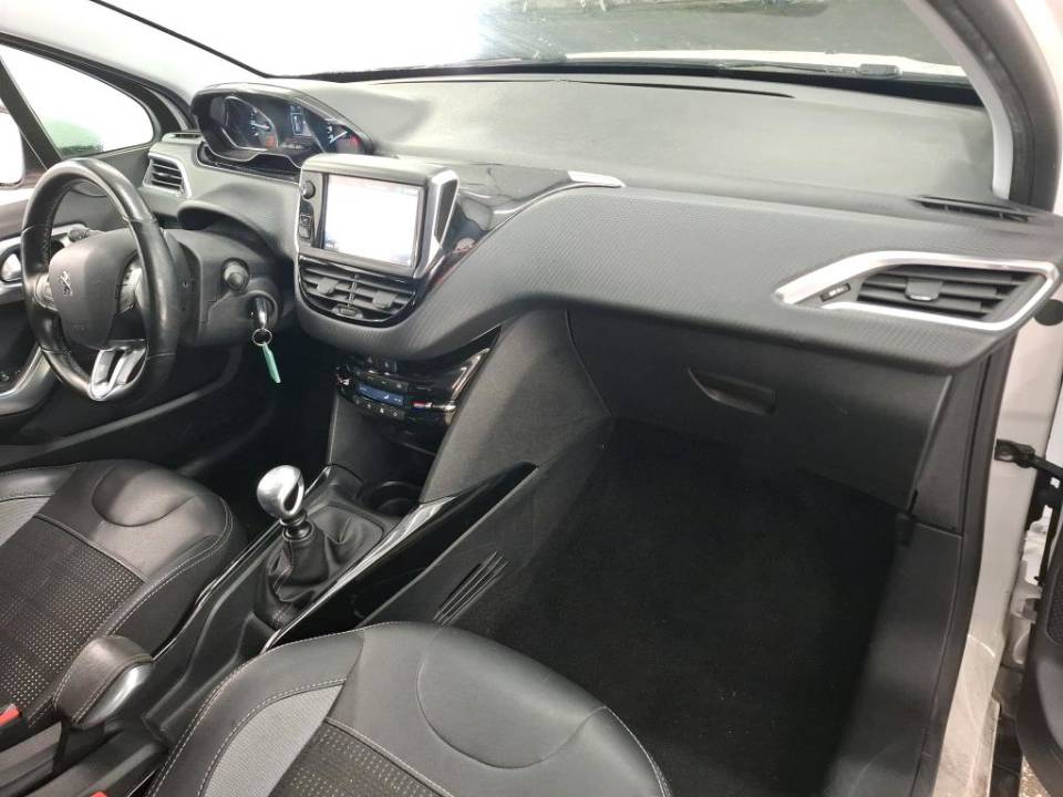 Fotografija za 2957 Peugeot 2008 1.2PureTECH Allure