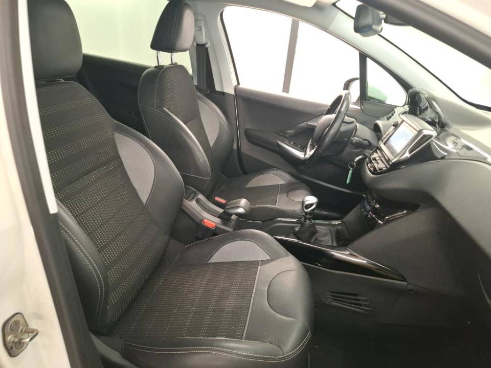 Fotografija za 2957 Peugeot 2008 1.2PureTECH Allure