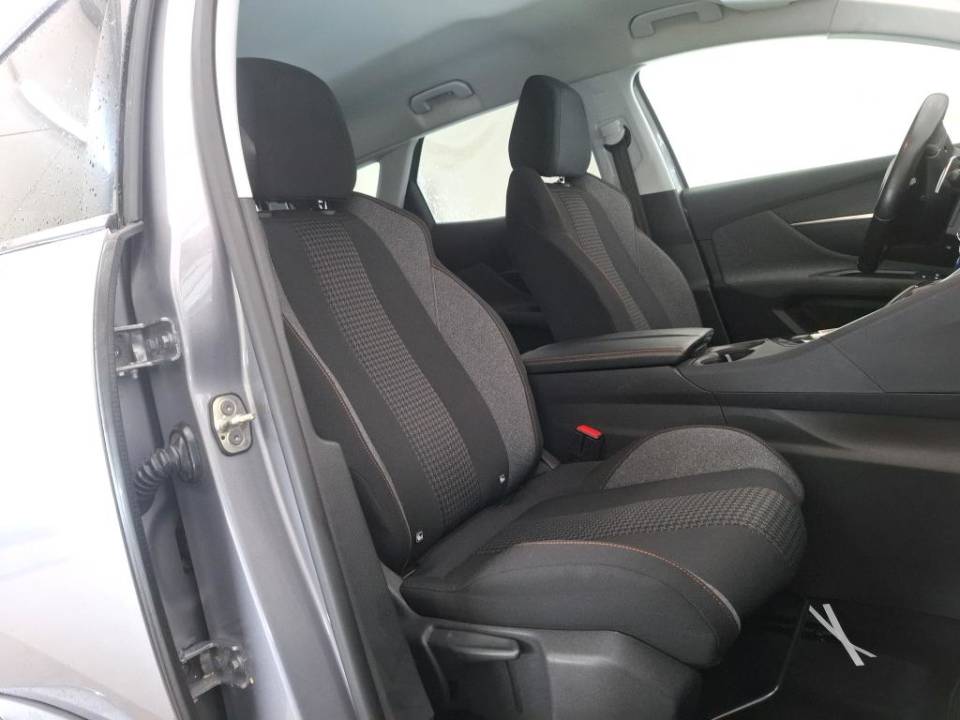 Fotografija za 2975 Peugeot 3008 1.2PureTECH