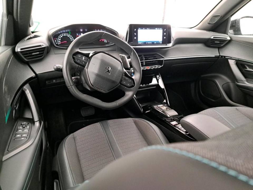 Fotografija za 2989 Peugeot 2008 1.5BlueHDI ALLURE