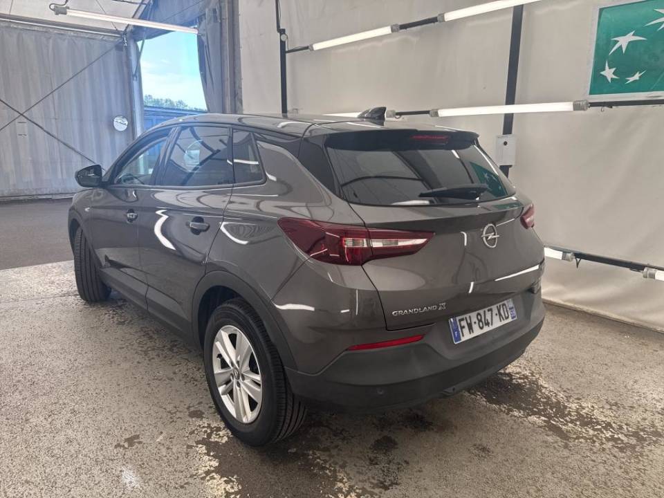 Fotografija za 3022 Opel Grandland X 1.2 P.Tech Edition