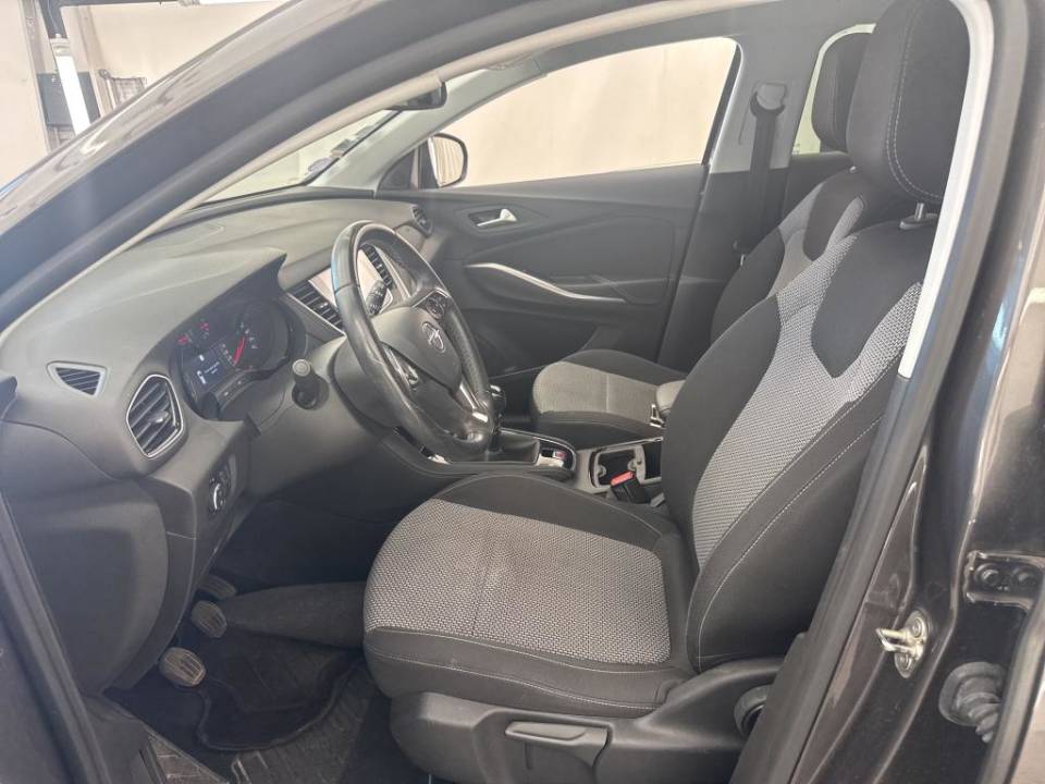 Fotografija za 3022 Opel Grandland X 1.2 P.Tech Edition
